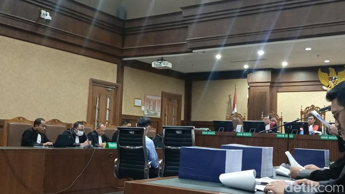 Kasus korupsi Tom Lembong dan kegagalan jaksa hadirkan saksi kunci